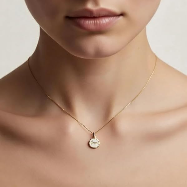 Pendentif Cercle Émaillé Blanc avec L’inscription Calligraphiée « Love » — Bijou Coloré du Quotidien, Idée Cadeau - Image 2