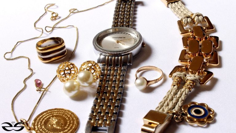 Comment accorder ses bijoux: Le Guide Ultime du Style