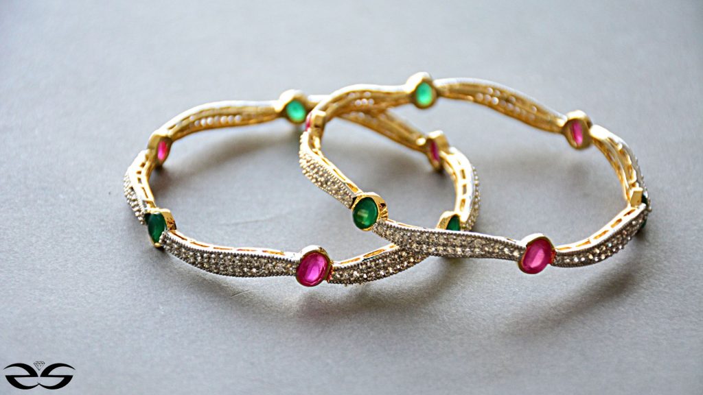 Mesurer la taille d’une bague avec un baguier