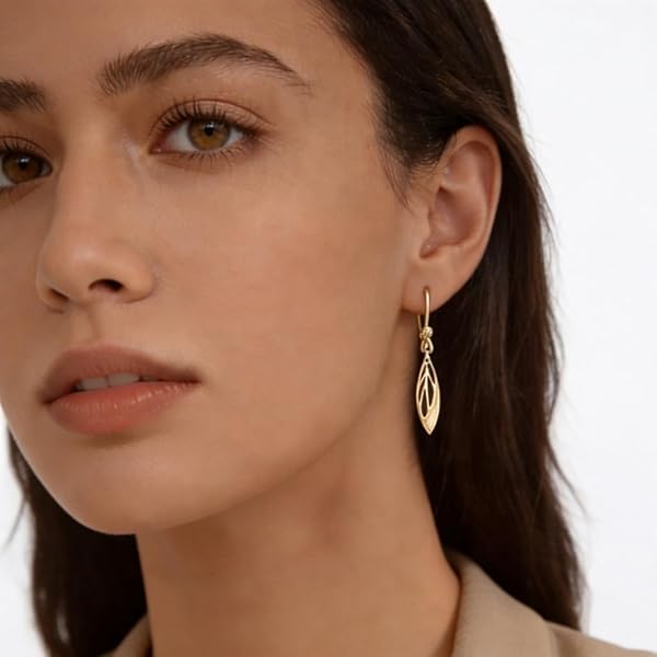 Boucles d'oreilles – or 18 carats – 2.09 gr – Feuille magnifique en clair-obscur – Valeur refuge – Idée cadeau – poinçon 750 – Certificat d’authenticité – Salia Gold Paris - Image 3
