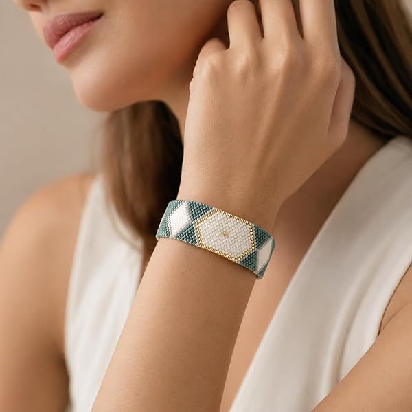 Bracelet – or 18 carats – 0.02 gr – bracelet tissé perles Miyuki et gousset or facetté central – Valeur refuge – Cadeau – poinçon 750 – Certificat d’authenticité – Salia Gold Paris - Image 3