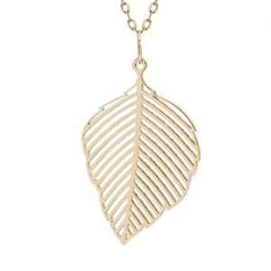 Pendentif feuille femme or jaune 18 carats – Forme naturelle 30 x 15 mm 1.06 gr Or 750/1000 – Élégance végétale et délicatesse intemporelle – Salia Gold Paris