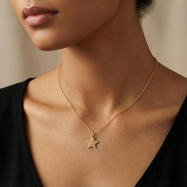 Pendentif – or 18 carats – 0.31 gr – étoile ajourée avec petites étoiles gravées, design – Valeur refuge – Idée cadeau – poinçon 750 – Certificat d’authenticité – Salia Gold Paris - Image 3
