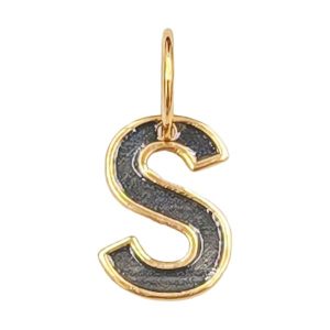 Pendentif or jaune 18 carats 0.23 gr Or 750/1000 lettre S émaillé gris – design raffiné et artisanal – Salia Gold Paris